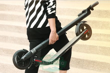 Электросамокат NINEBOT BY SEGWAY KICKSCOOTER ES2 Электросамокат NINEBOT BY SEGWAY KICKSCOOTER ES2