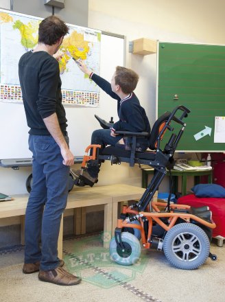Кресло-коляска инвалидное с электроприводом Vermeiren Springer Kids оранжевый Кресло-коляска инвалидное с электроприводом Vermeiren Springer Kids оранжевый